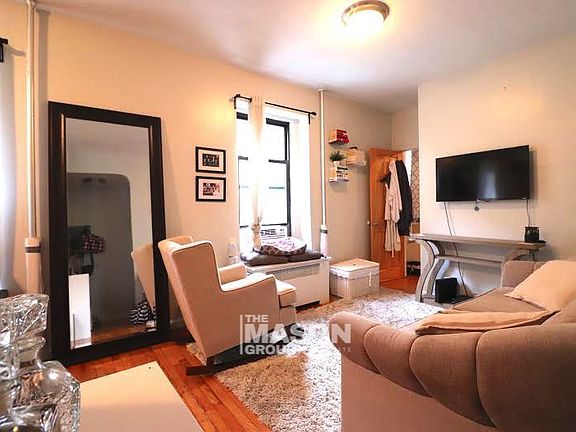3rd image of 341 E 90th St APT 5
