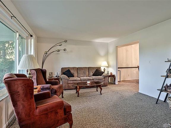 4th image of 690 Kitrina Ave