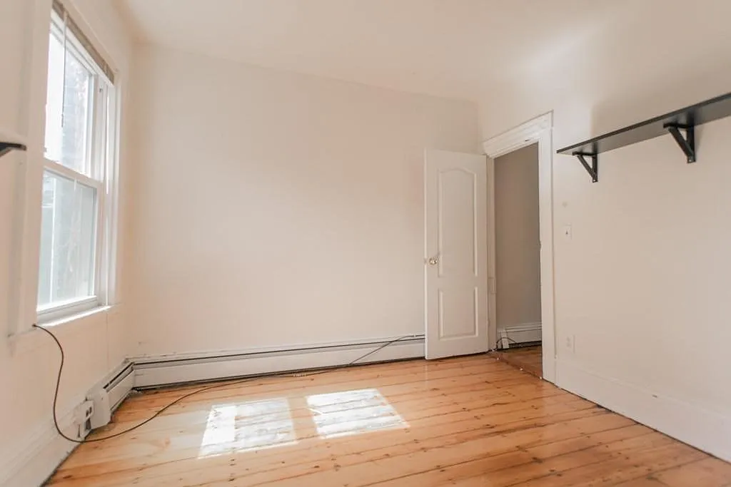 4 bed, 2000 sqft, $6,800 — Photo 4