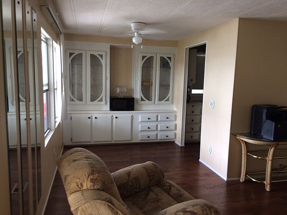 3rd image of 154 Driftwood Ln