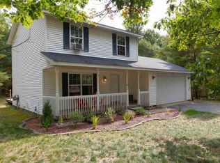 1780 Green Oak Dr, Interlochen, MI 49643
