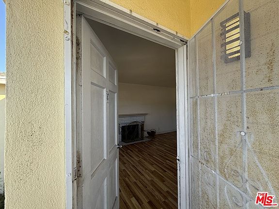 4th image of 22828 Anza Ave