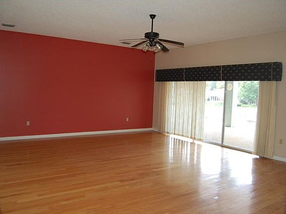 3rd image of 3937 Cheverly Dr E