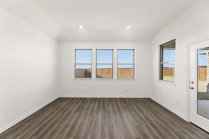 1618 Glacier Dr — Photo 11