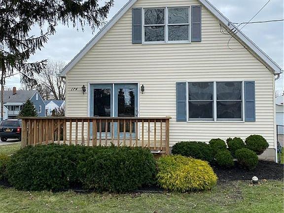 3rd image of 174 Barnsdale Ave