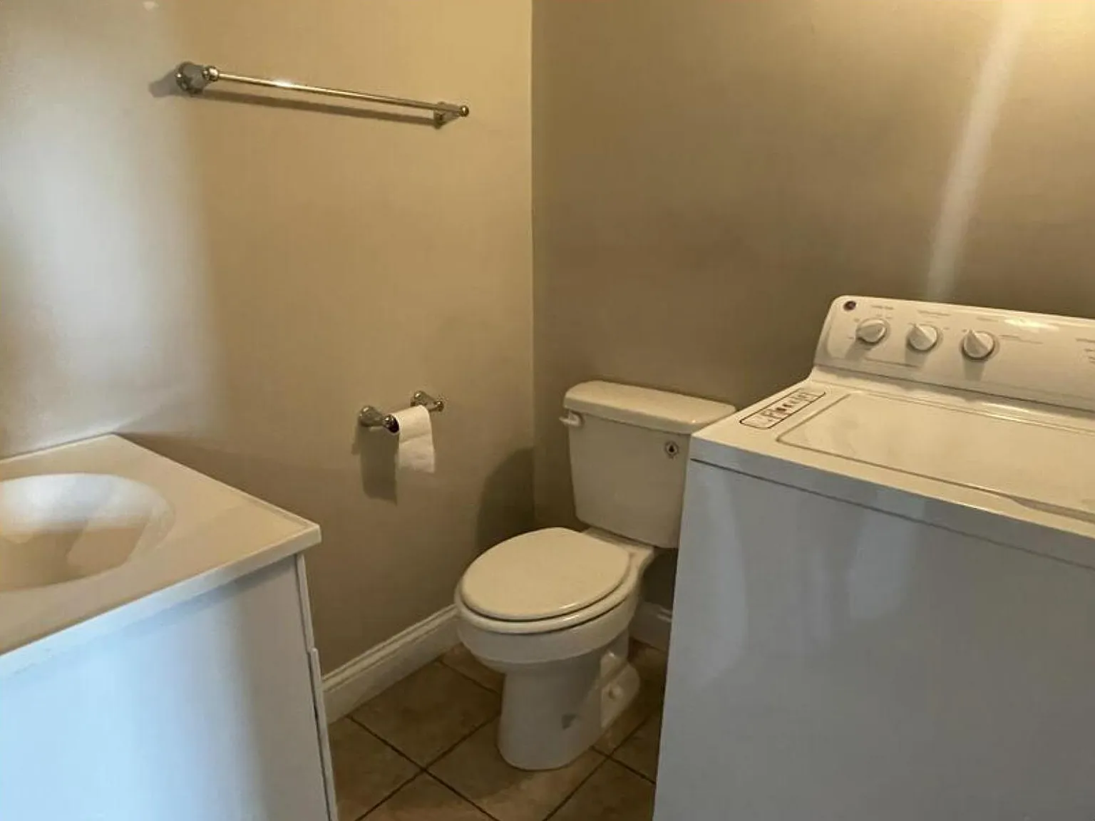 916 Villa Dr — Photo 4