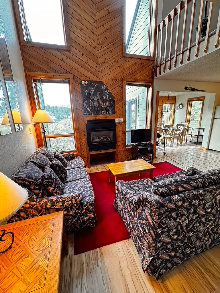 2 bed, 750 sqft, $1,900 — Photo 2
