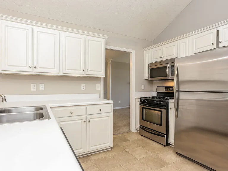 3042 Lexington Ave — Photo 8