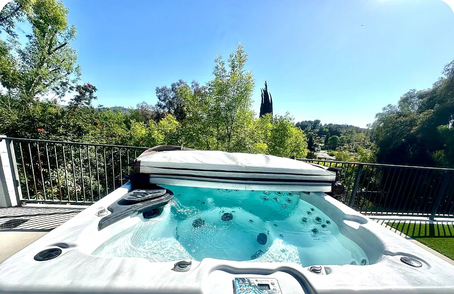5557 Ostin Ave — Photo 4