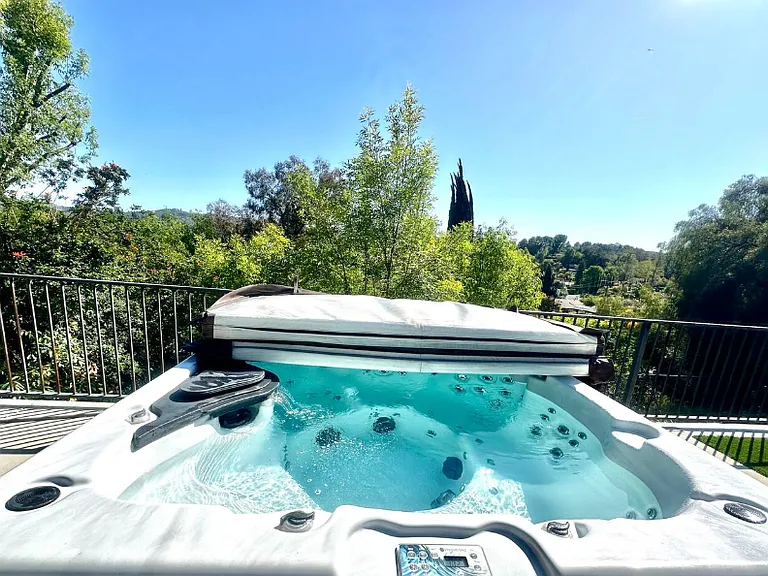 5557 Ostin Ave — Photo 66