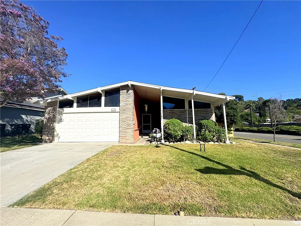 3 bed, 1521 sqft, $3,895 — Photo 1