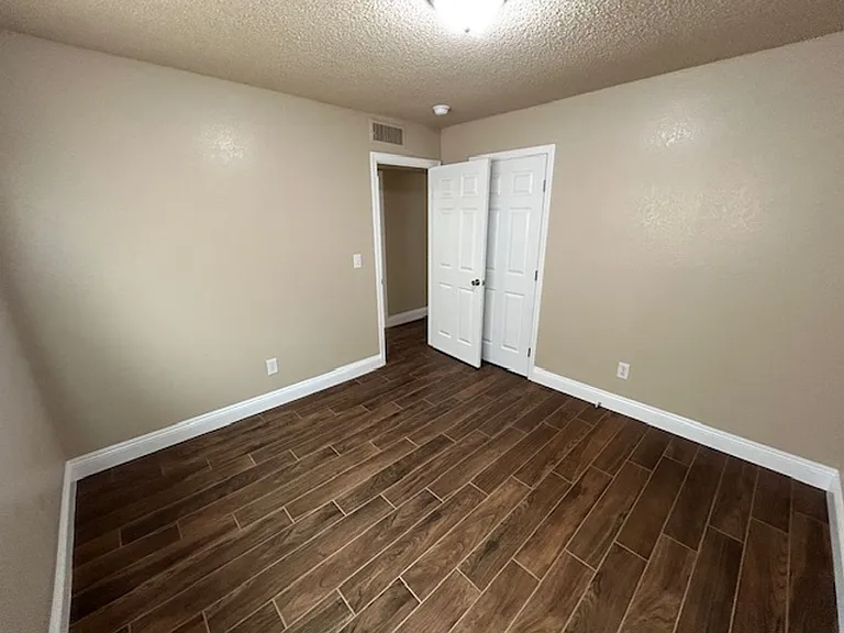 1520 N Giddings St — Photo 11
