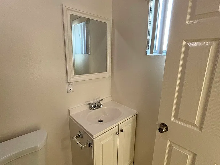 11015 S San Pedro St #11017 — Photo 12