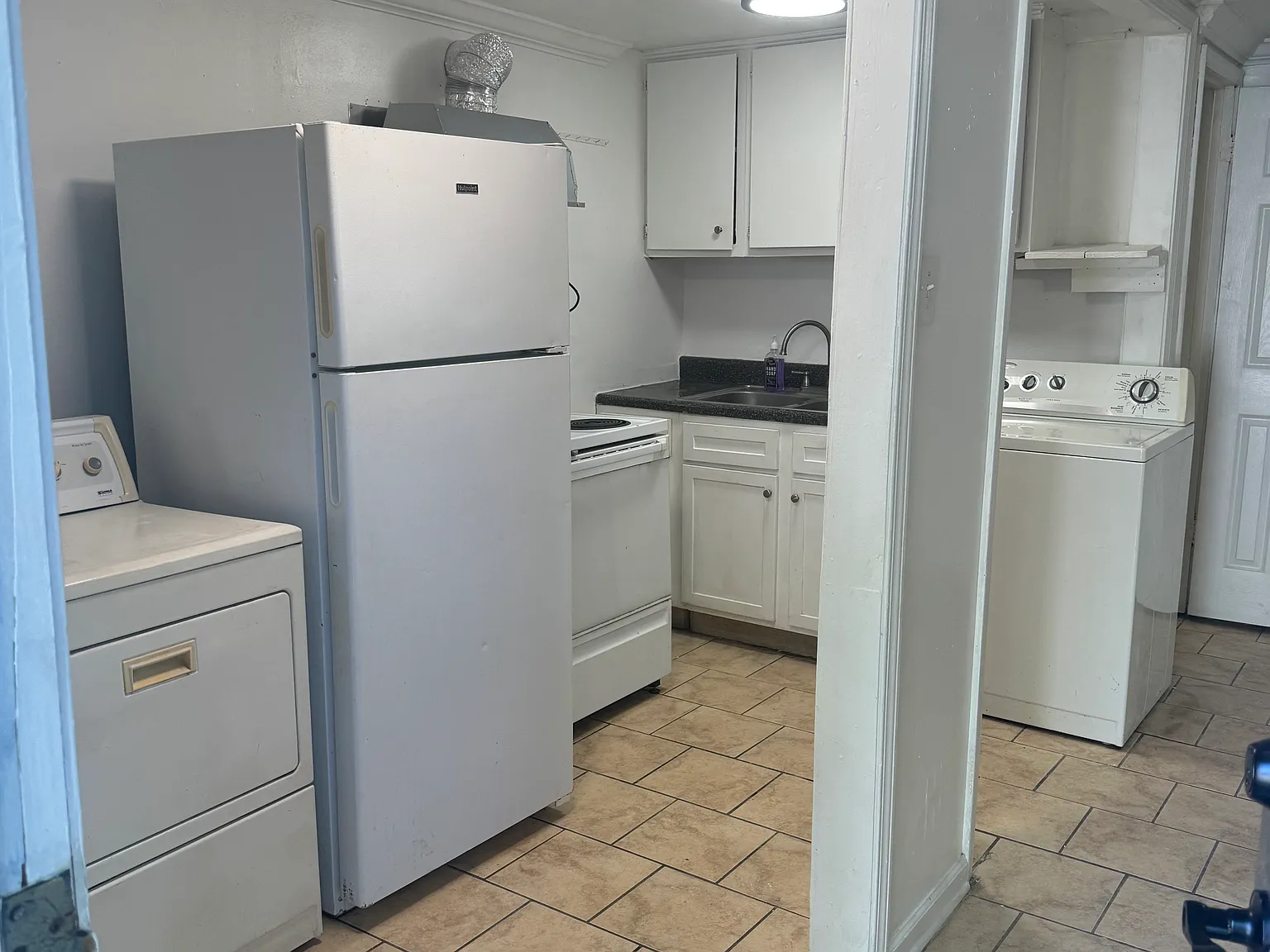 Studio, 500 sqft, $650 — Photo 4