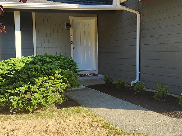 706 60th St SW — Photo 2
