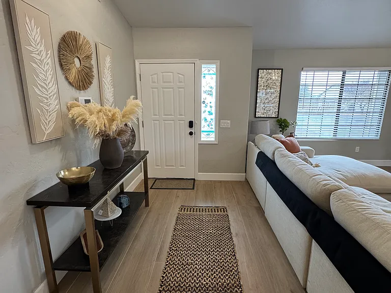 3732 N Taylor Dr — Photo 49