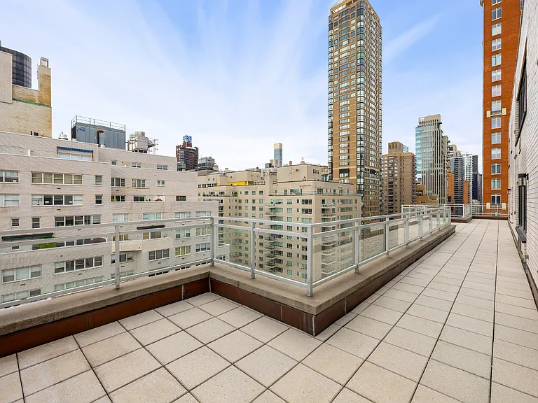165 E 66th St #19A — Photo 6