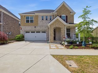 2061 Elk Springs Dr, Hermitage, TN 37076