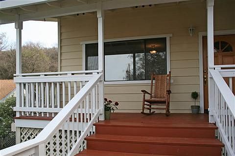 Quaint covered front porch