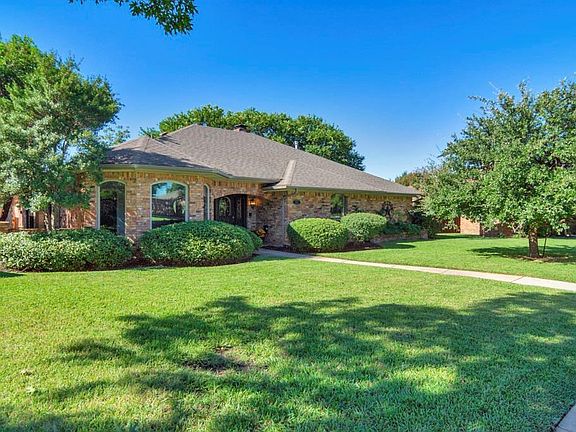 2nd image of 2504 Nature Bend Ln