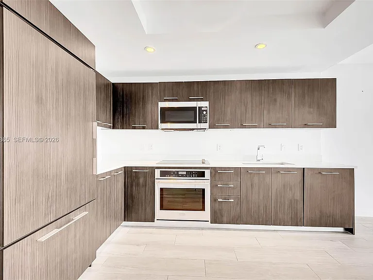 55 SW 9th St #3104 — Photo 10