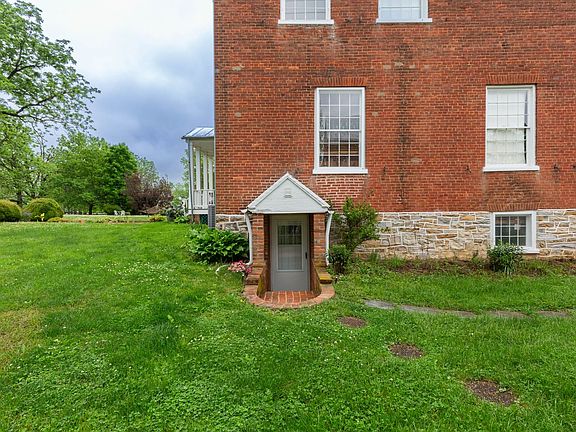 2nd image of 568 Smithfield Ln