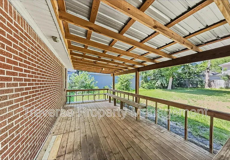 304 S Waco St — Photo 20