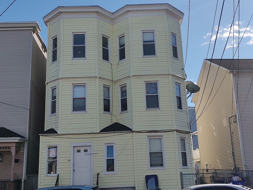 1st image of 49 Burrell St Floor 3
