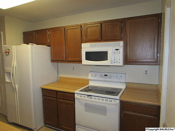 5th image of 5054 Seven Pine Cir NW