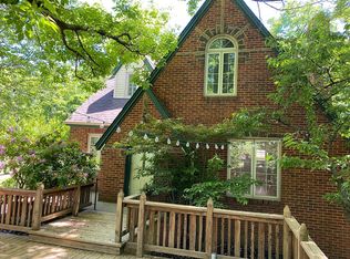 7905 W Pleasant Valley Rd, Cleveland, OH 44130