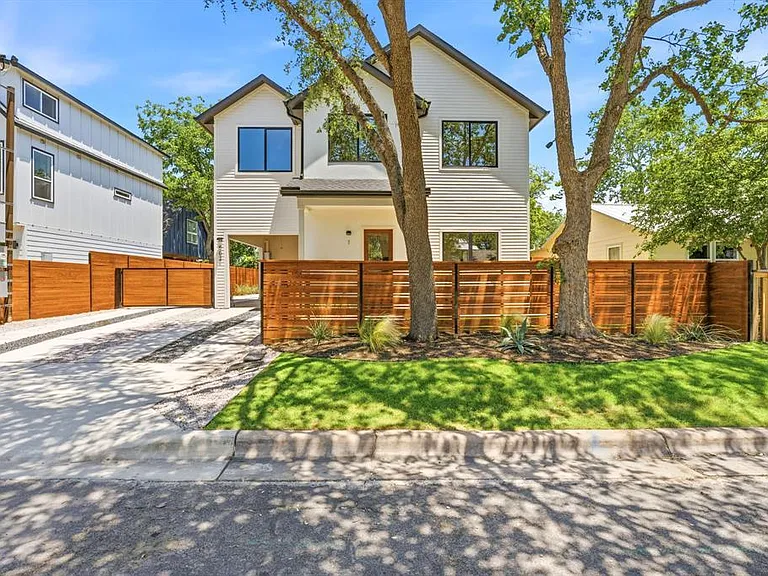 502 Normandy St #2 — Photo 2