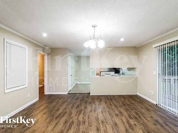 5th image of 3201 Bryant Ln
