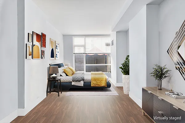 Sold by Redfin Real Estate | media 8