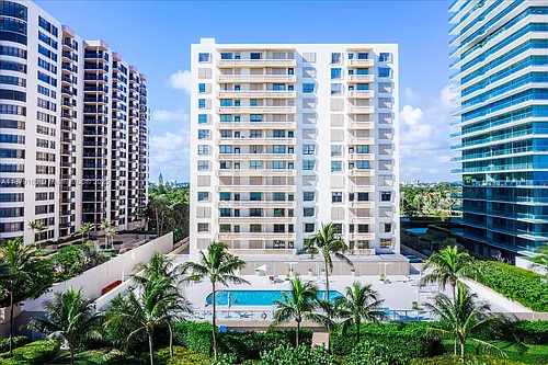 10185 Collins Ave #917 Photo 1