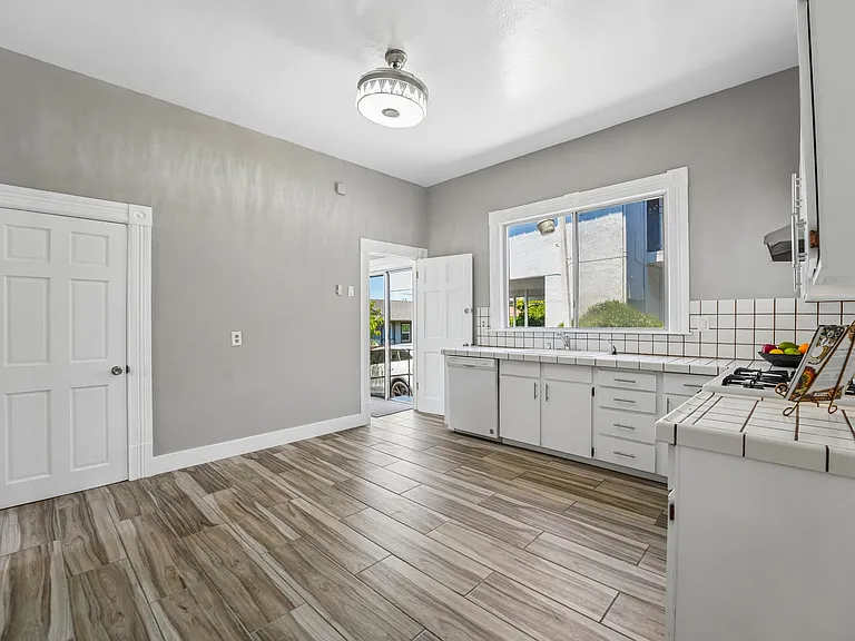 517 Branciforte St — Photo 14