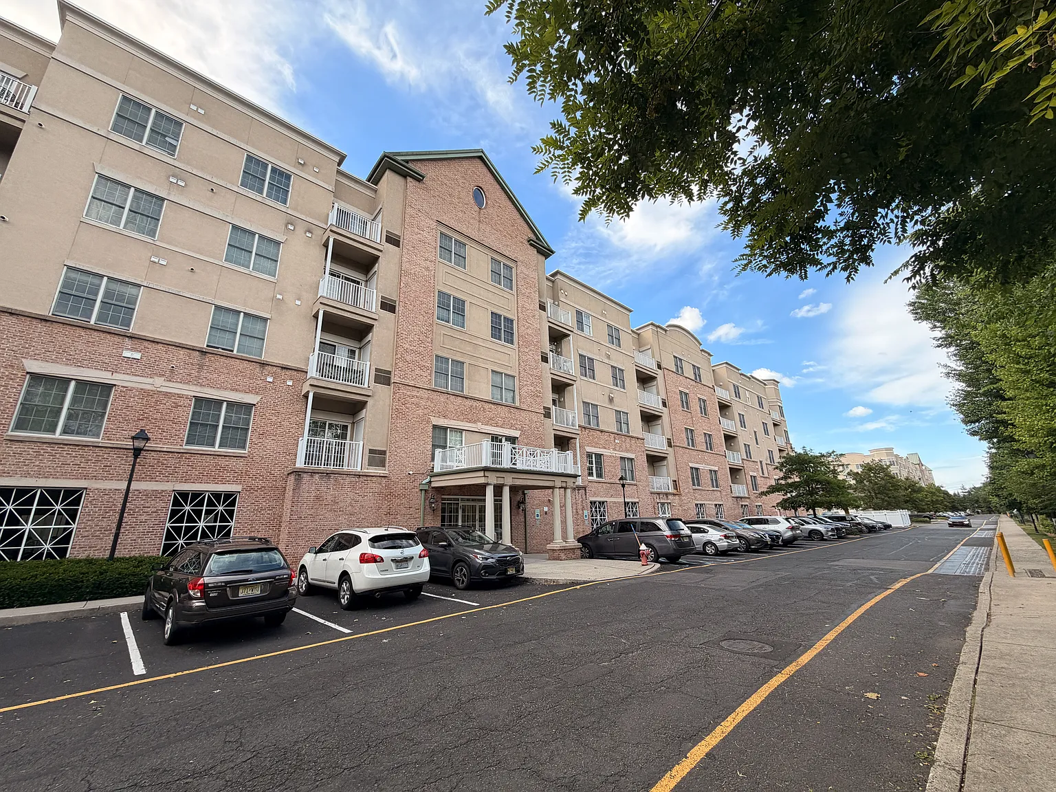 2 bed, 1183 sqft, $3,200 — Photo 2