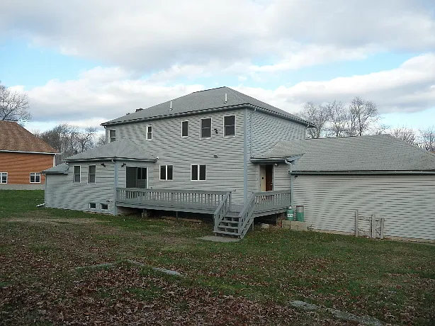 4 bed, 2574 sqft, $4,800 — Photo 2