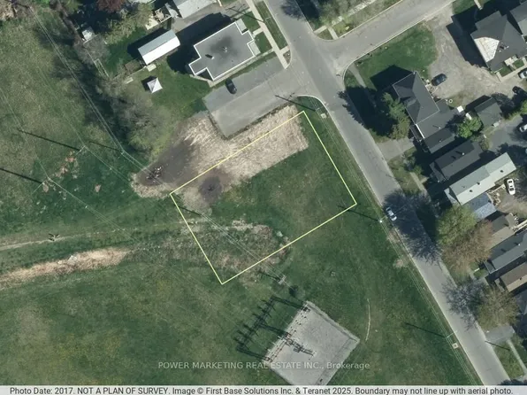 19 Danis Ave, Cornwall, ON K6H 5E5