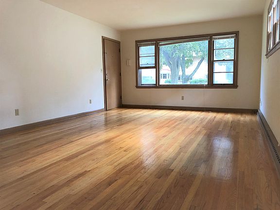 Hardwood Flrs, Living Rm