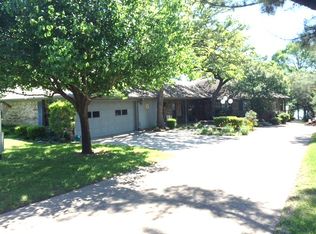 114 Hogan Dr, Lake Kiowa, TX 76240
