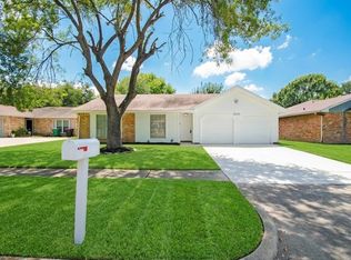 7010 Tara Dr, Richmond, TX 77469