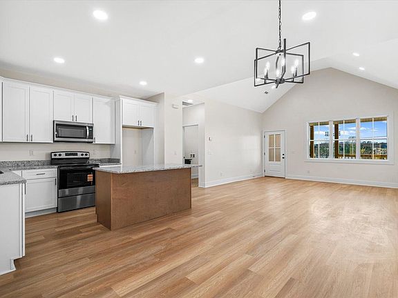 4th image of 3330 Crow Rd