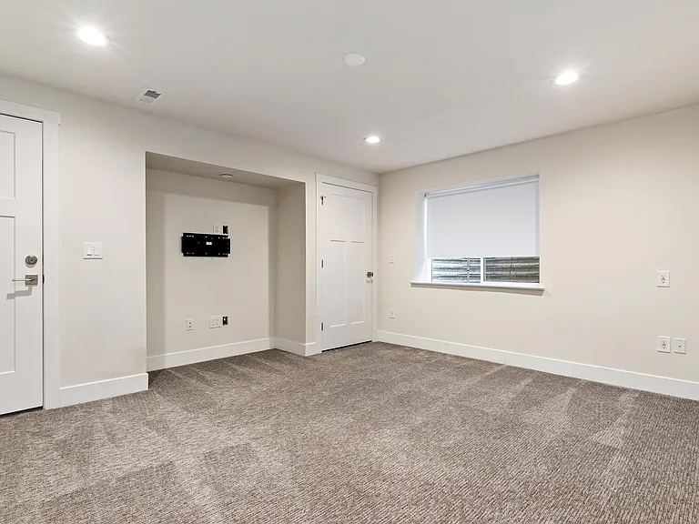414 E 8800 S — Photo 29