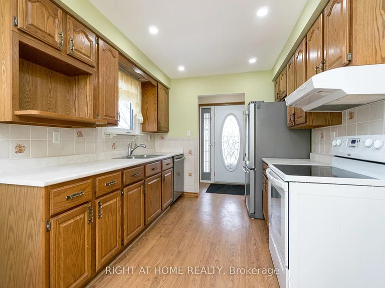 2035 Carleton Ct — Photo 19