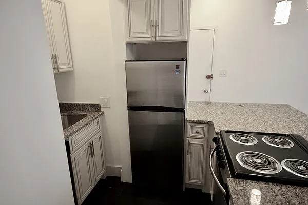 Rented by Aether Property Group | media 11