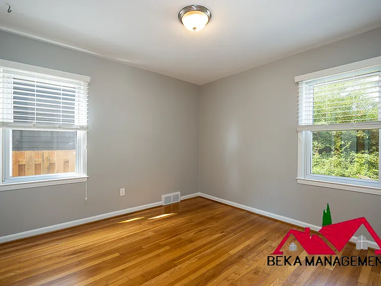 901 N Gainsborough Ave — Photo 11