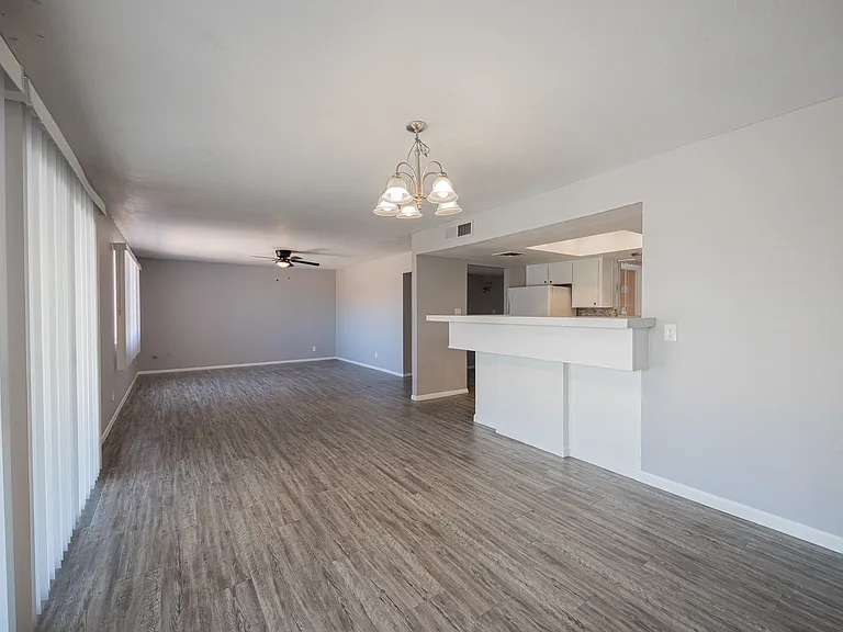 4704 S La Rosa Dr — Photo 10
