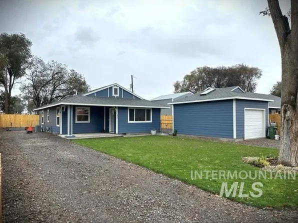 477 10th St, Vale, OR 97918