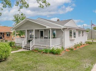 800 N 20th St, Escanaba, MI 49829