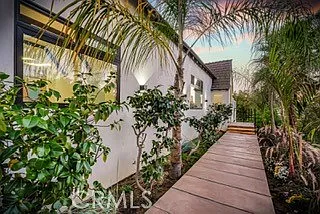 1145 S Longwood Ave — Photo 6